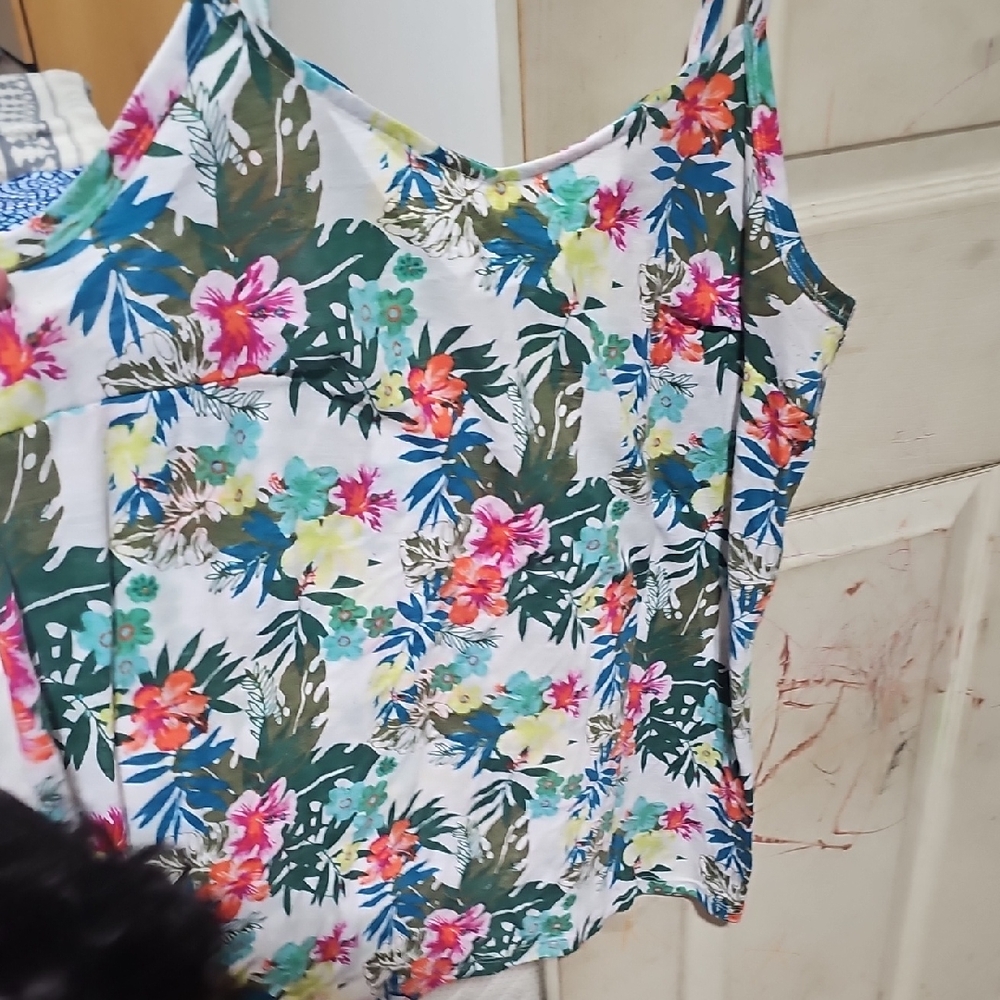 🍀Source Unknown Blue and Pink Sleeveless Tank Top